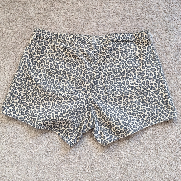 Abercrombie & Fitch Curve Love Leopard Print High Rise Dad Short Size 35 - Picture 8 of 15